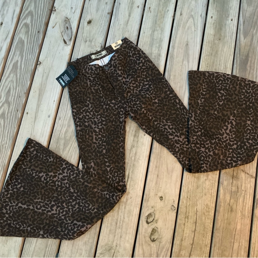 Rock & Roll Women’s High Rise Cheetah Flare Pants ( Never Worn )